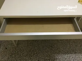  2 ‏طاولة بيضاء متعددة الاستخدامات ب درج واحد فقط