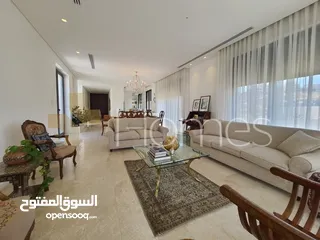  15 فيلا مع مسبح للبيع في طريق المطار بمساحة بناء 940م