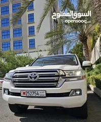  1 Toyota Land Cruiser 2011