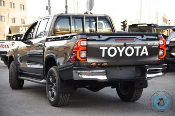  7 Toyota Hilux 2023 وارد وكفالة المركزية 3 سنوات