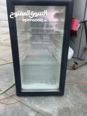  1 ثلاجة مكتب  باب كزاز لون اسود
