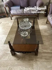  4 طاولة صفرة خشب زان قشرة اللوز مع 8 كراسي + طقم 3 طولات زجاج + طقم 3 طاولات خشب