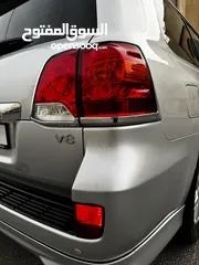  24 تويوتا لاند كروزر (GXR 2015 (V8 وارد صيانة الشركة ( طلب خاص 60th) مالك واحد بحالة الوكالة