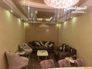  2 شقه للبيع الجبيهه شبه ارضي  حي ام زويتينه تشطيب سوبر ديلوكس البيع بداعي السفر
