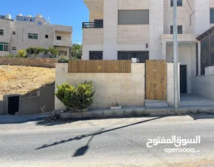  17 شقة أرضية مميزة للبيع السلط - الميسة قرب مدرسة  الفرسان المساحة  173 م2 غير مفروشة