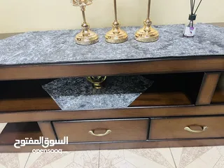  5 طاولة تلفاز بسعر ممتاز