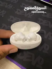  2 Huawei AirPod