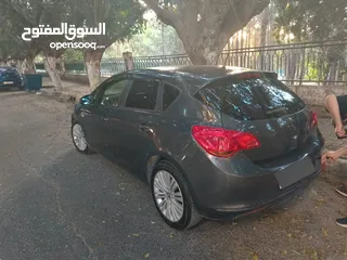  4 سيارة اوبل استرا