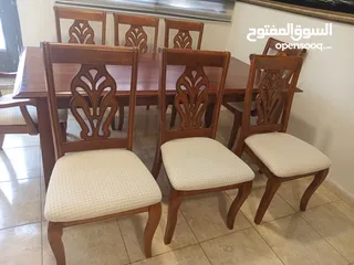  3 طاولة 8 كراسي بحالة ممتازة