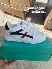 12 احذية نسائية