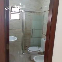  6 شقه فارغه مميزه للايجار ـ الرابيه ـ 160 متر