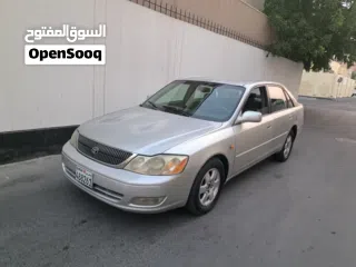  6 للبيع تويوتا افالون  موديل 2000