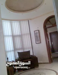  6 بيت للبيع من 3 طوابق ومساحه الارض 750م اربد منطقه البارحه