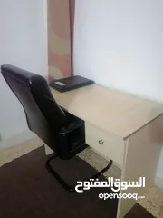  2 طاولة مكتب التعليم