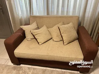  4 طقم كورنر 7 مقاعد بحالة جيدة جداً تفصيل نوع ثقيل قماش ممتاز