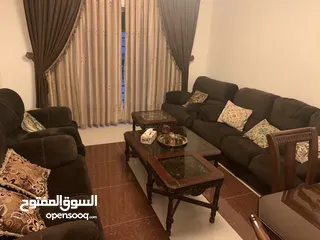  1 طقم كنب مع طربيزات بحال الوكالة