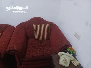  2 طقم كنب بحاله جيده 7 مقاعد