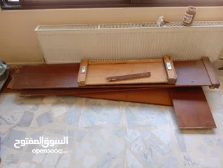  10 مجموعه خرده للبيع  وثريات  نحاس  و2تخت خشب للجادين