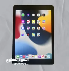  1 iPad Air 2 للبيع بحالة ممتازة استعمال خفيف جداً بسعر حرققق