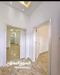  3 منزل للبيع في عين زاره مش مسكون