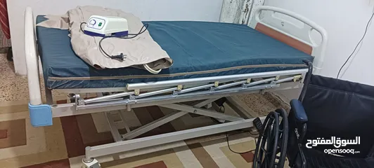  4 سرير طبي كهربائي أمريكي مع المجموعة كاملة فقط ب 600 دينار