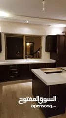  26 شقه مع روف مميزه للبيع