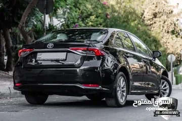  2 Toyota Corolla 2022 hybrid   السيارة وارد و كفالة الشركة المركزية و قطعت مسافة 72,000 كيلو