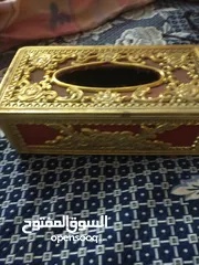  1 علبة مناديل ورقيه جايبه من السعوديه