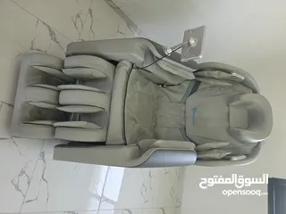  2 كرسي مساج فخم وكبير وبه بلوتوث