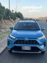  2 TOYOTA Rav4 2022se