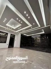  11 بالاقساط شقق فاخرة 220م في دير غبار – إطلالة – تدفئة تحت البلاط – تشطيب فيلل