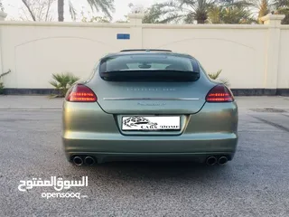  5 Porsche Panamera 4S 2010