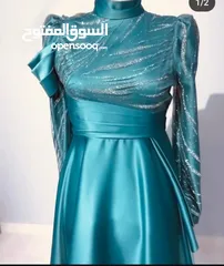  1 صبايا عندي فستان تركواز لونه