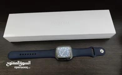  5 ساعة ابل جيل 6 نسخة 44 mm بحالة جيدةمع كامل اغراضها بالكرتونة