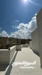  8 حي الريان الجبيهة شقة طابق ثالث مع رووف للبيع