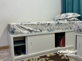  3 Single bed with mattress