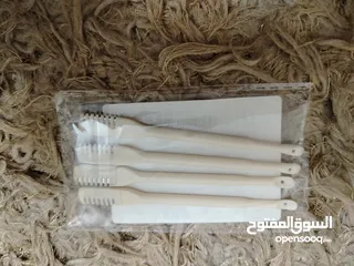  24 متفرقات و نثريات و إكسسوارات جديدة بحال الوكالة للبيع