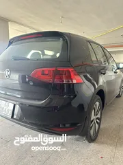  8 بحالة ممتازة E-golf 2016 للبيع