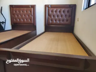  5 تختين مفرد خشب مع لوح خشبي بحاله الوكاله