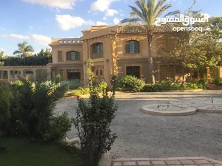 15 قصر ملكي للإيجار ب كمبوند مون لاند الشيخ زايد