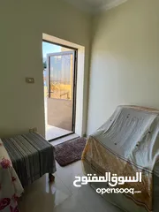  9 شقة للبيع في المهندسين 350 متر مربع طابق 3 مع روف كبير مميزة جداً من المالك