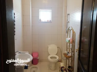  2 فيلا مميزه للبيع شارع الكرامه البتراوي