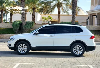  2 2018 Volkswagen Tiguan / Gcc Specs/ 4 Cylinder / 7 Seats / Mid Option