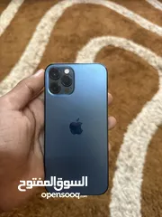  4 ايفون 12 برو.