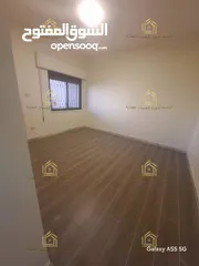  10 شقة مميزة - الجاردنز - 3نوم - 240م
