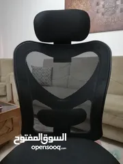  2 كرسي مكتب للبيع مخصص لدسكات مريح و يحتوي على مخده راحه ل ضهر و وسادة رائس