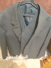  1 بدله معاها بليزر لونهم زيتى