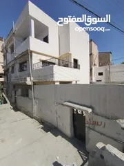  2 عمارة  سكنية 3 طوابق + شقة منفصلة    على شارع تجاري
