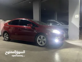  12 تويوتا بريوس