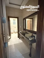  5 فيلا للبيع
